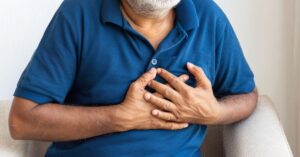 Heart doctor in Indore examining foot swelling and providing heart patient treatment in Indore for fluid retention